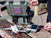 The Yondaway Powchell Charger is IP67 waterproof and can float on water. (Image source: Yondaway)
