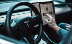 Tesla has released update 2021.44.25, including improvements to the infotainment system. (Image source: David von Diemar on Unsplash)