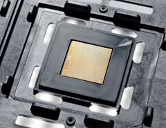 IBM&#039;s new Power10 server-class chips are fabricated on Samsung&#039;s 7 nm EUV process. (Image: IBM)