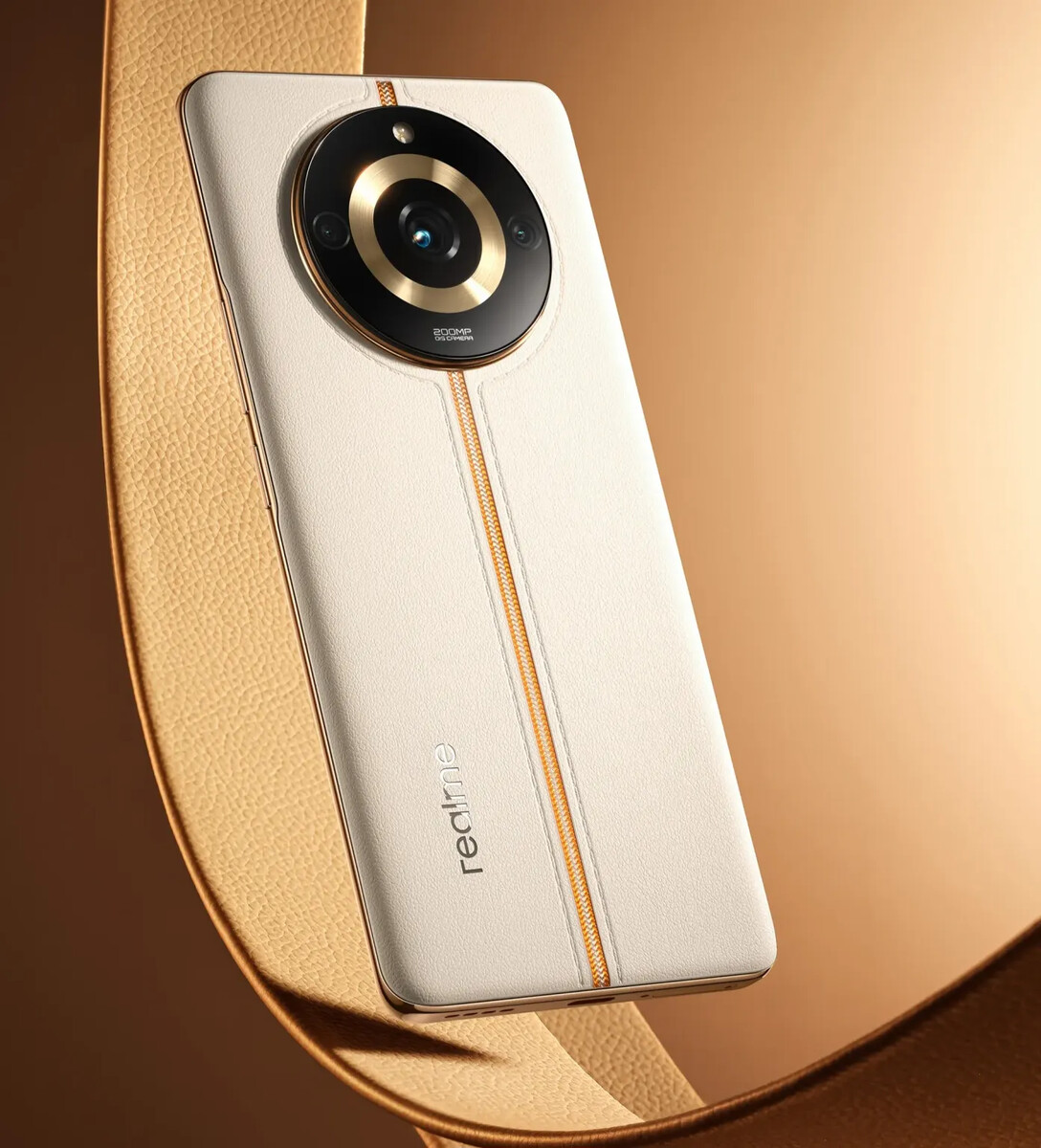 realme middle camera