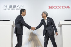 CEO of Nissan, Makoto Uchida, and CEO of Honda, Toshihiro Mibe. (Image source: Nissan)
