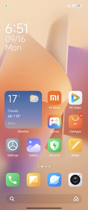 Xiaomi Mix Flip smartphone review