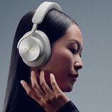The Technics EAH-A1000 headphones are designed to faithfully reproduce music as intended by artists.