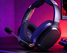 The Fiio FG3 gaming headset comes with a detachable microphone with environmental noise cancelling.