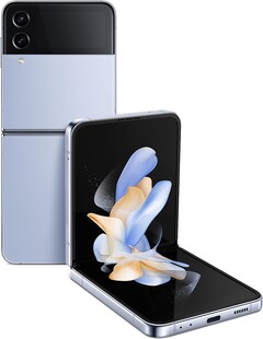 Samsung Galaxy Z Flip4 in light blue color (Image source: Samsung)