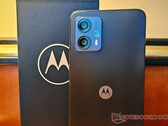 The Moto G23, pictured, has a minimal design. (Image source: Notebookcheck)