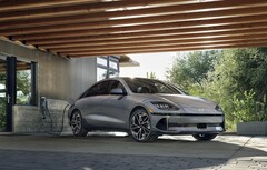 The Hyundai Ioniq 6's polarising design might have to do with why some buyers prefer the Ioniq 5 instead. (Image source: Hyundai)