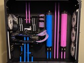With the Ryzen Threadripper 3990X the user can play Crysis without the need for 2x GeForce RTX 2080 Ti cards. (Image source: u/Roxaduh)