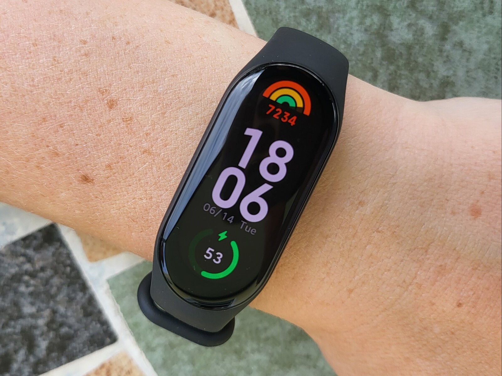 Xiaomi Mi Band 7 now official: Bigger display with always-on