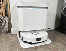 Eureka J15 Max Ultra during charging