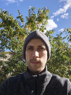 A selfie with the Xiaomi 17