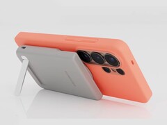 The Samsung Qi2 Magnet Wireless Battery Pack outputs at 15W wireless and 25W wired