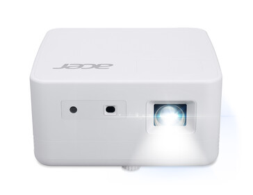 The PD1810 and its remote control. (Source: Acer)