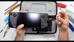 The Steam Deck. (Source: JerryRigEverything via YouTube)