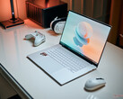 Phoronix tested Ubuntu and Windows 11 on the Asus Zenbook S16. (Image source: Notebookcheck / Andreas Osthoff)