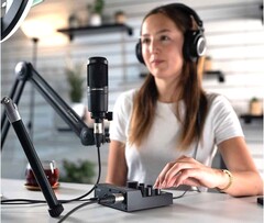 The AT-UMX3 is an easy-to-use sound mixer for podcasters and live streamers. (Source: Audio-Technica Japan)
