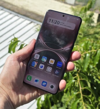 Vivo X200 Ultra smartphone display brightness ourdoors