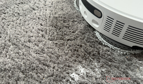 Dreame L10s Ultra Gen 3 also does a solid job on carpets with longer pile