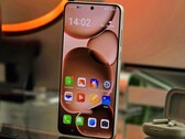 Oppo Find X8 Ultra in review. (Image source: Marcus Herbrich/Notebookcheck)