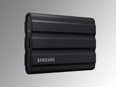 Samsung T7 Shield portable SSD in black finish (Source: Samsung)