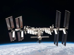 The ISS in orbit (Image source: NASA; cropped)