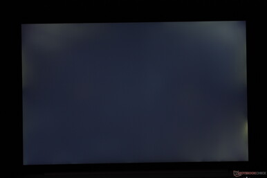 Minor-moderate uneven backlight bleeding