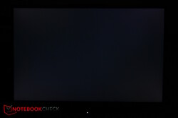No visible backlight bleeding