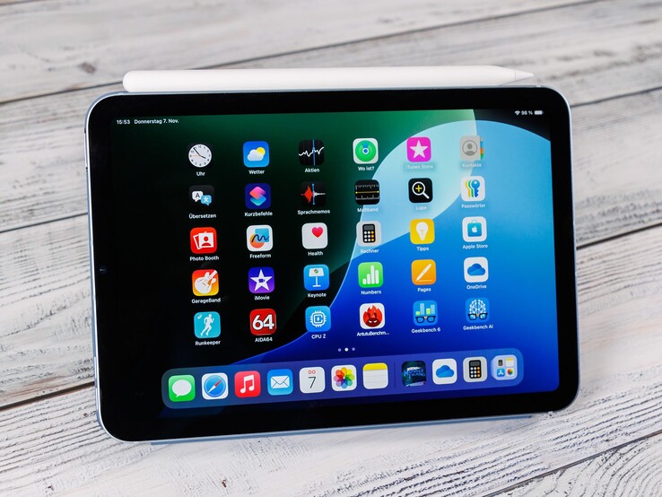 The Apple iPad mini 7 rocks an 8.3-inch display with good picture quality. (Image source: Daniel Schmidt)