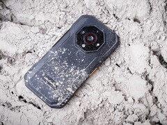 The Armor X32 Pro is a new rugged smartphone with a night vision camera (Image source: Ulefone)