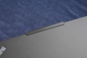 Lenovo ThinkPad X13 G4 Deep Black: Camera bump