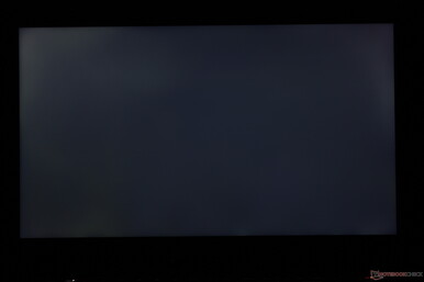 Low-medium uneven backlight bleeding along the top left corner