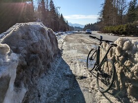 The UB77 was not spared in the test. The mounted Zaffiro tyres convinced with surprising grip reserves, even on snow residue.