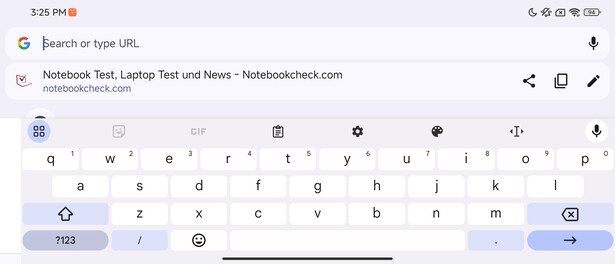 Keyboard on the outer display, landscape mode (Google Gboard)