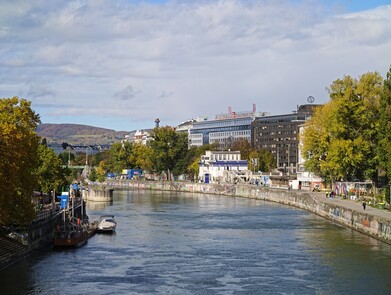 Vivo 85mm 200 megapixel, without tripod.