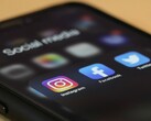 Texas lawmakers move closer to a blanket social-media ban for anyone under 18 (Image source: dole777, Unsplash)