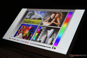 Colors remain undistorted even at extreme viewing angles thanks to the IPS panel