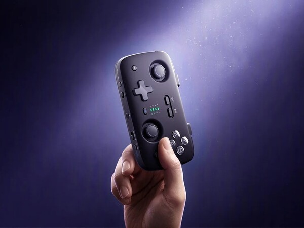The Jsaux Voidjoy Skylark S1 Pro is a compact controller that can fit into your pocket.