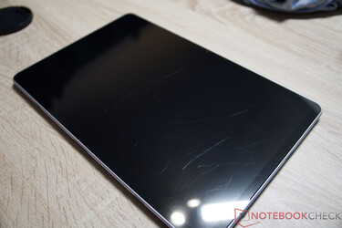 Scratch-sensitive screen protector