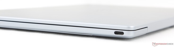 Right: USB-C 3.2 Gen. 2 w/ DisplayPort 2.1 + Power Delivery