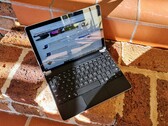 The Microsoft Surface Go 2 LTE paired with the Brydge 10.5 Go+ keyboard dock. (Image: Notebookcheck)