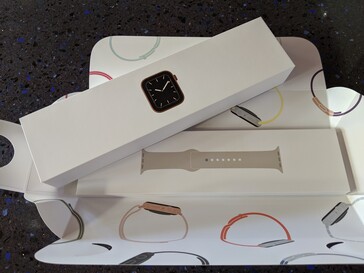 Apple now packs the watch strap separately