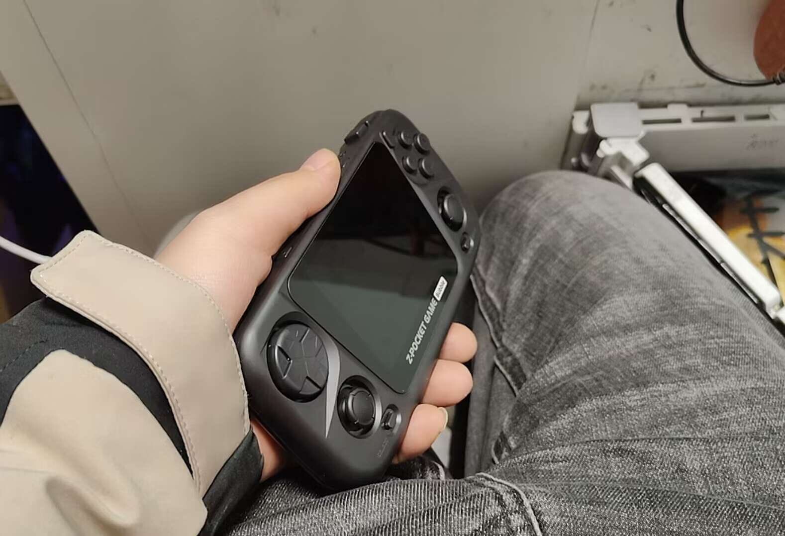 Z-Pocket Game Bubble showcased as new retro gaming handheld