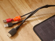 The Huion Kamvas 16 Gen 3 3-in-1 cable has cable combs to keep things neat