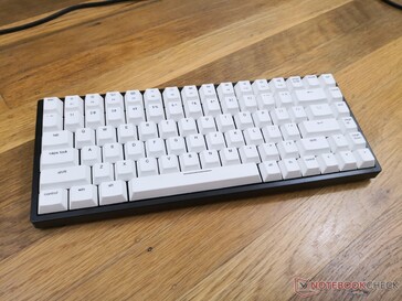 ABS plastic keys with 19 backlight styles. The deck is weighty for the size
