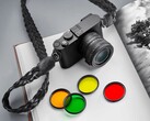Thanks to its black-and-white sensor, the Leica Q3 Monochrom can even be used with color filters.