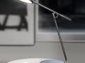 The Lenovo YOGA L5 lamp has a 10 W wireless charger in its base. (Image source: Lenovo YOGA via Weibo)