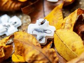 Deck Buttons is offering six different, transparent D-pads with insects inside. (Image: Deck Buttons)