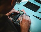 Apple has made it easier for DIY enthusiasts to repair their own iPhones (image via Unsplash)