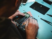 Apple has made it easier for DIY enthusiasts to repair their own iPhones (image via Unsplash)