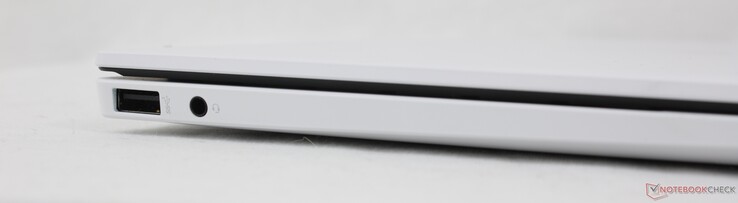 Left: USB-A (5 Gbps), 3.5 mm headset